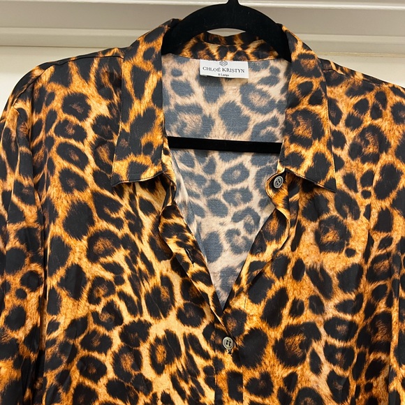 NWOT Chloe Kristyn Erin Leopard Button Down Top with Tie Belt - Picture 6 of 10